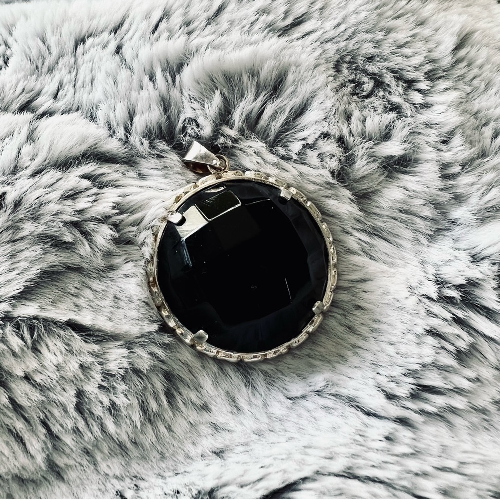 Large Black Onyx pendant in 925 Sterling with FREE sterling silver chain